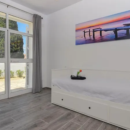 El Mirador Villa *